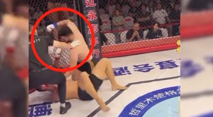 中国选手拍手认输，却遭伊朗选手恶意补拳，引发现场群殴，事后，理亏的伊朗选手在八角