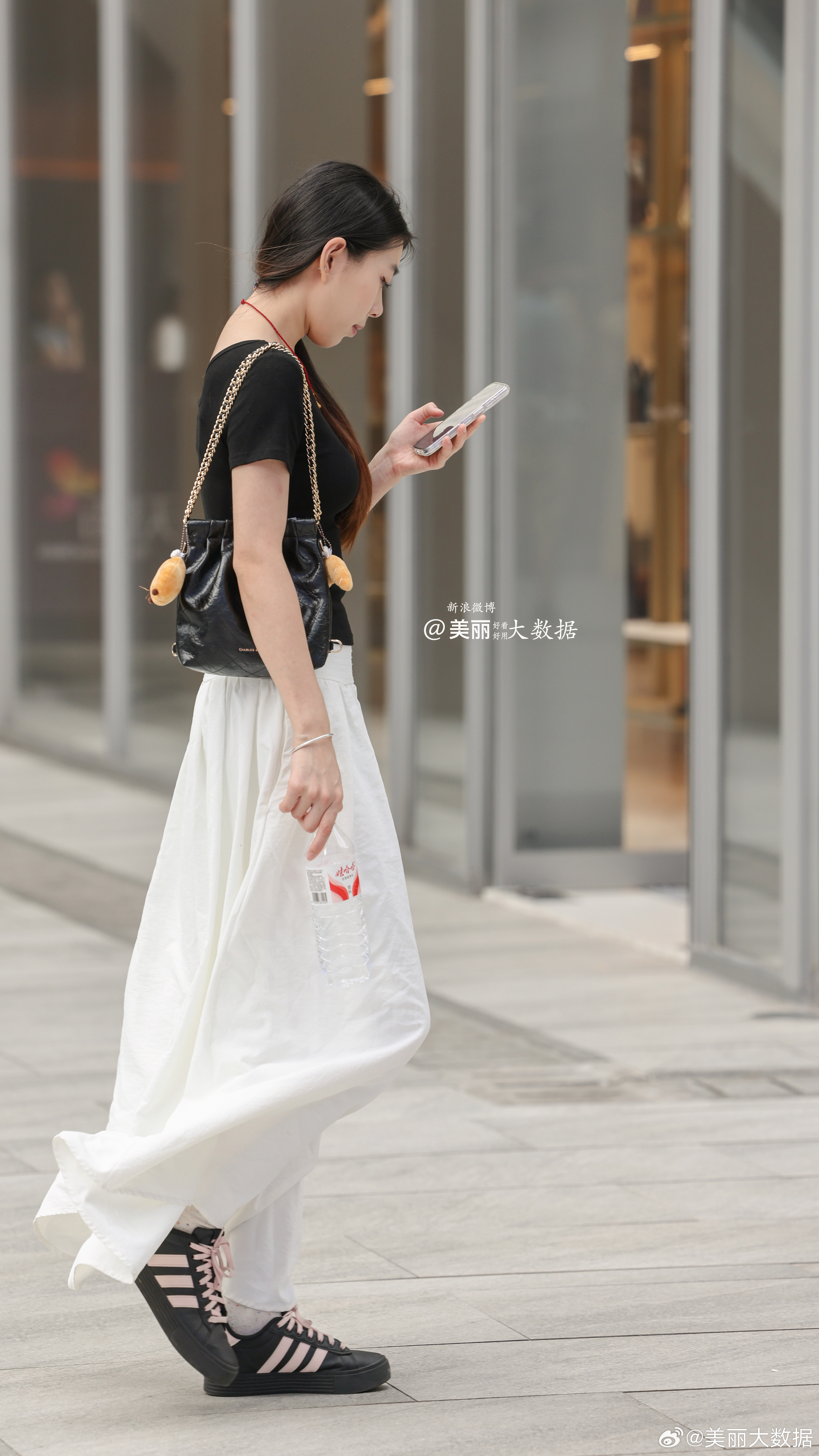 经典黑白。。
