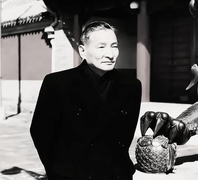 1962年7月，毛主席约谈陈云一小时，22天后陈云婉拒开会，提出：由于自己一直拉