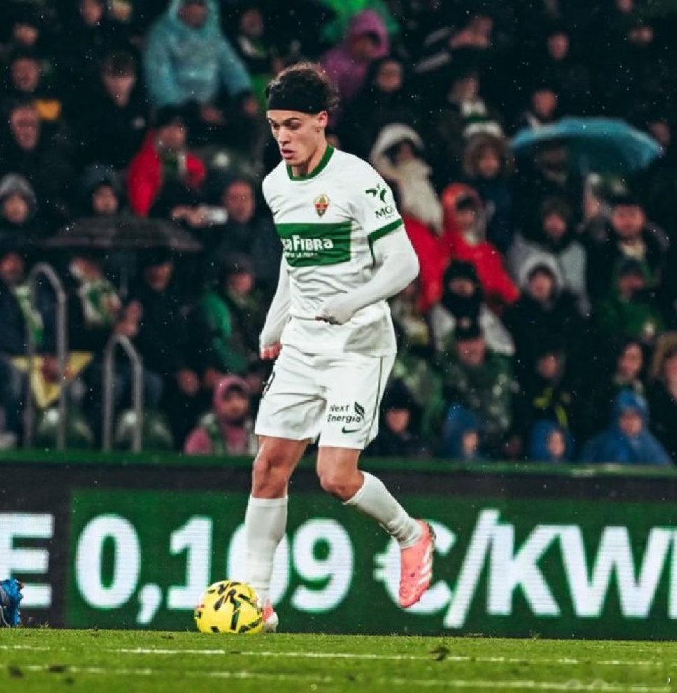 莫雷托继续：巴塞罗那希望的谈判基础是向国际米兰提供5000W现金并附加一到两