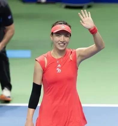 王欣瑜你“长长心”吧！WTA1000罗马大师赛，王欣瑜和保利尼都是身兼单、双打