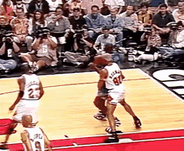 当奥尼尔遇到罗德曼，心态感觉要崩了[笑着哭][笑着哭][笑着哭]