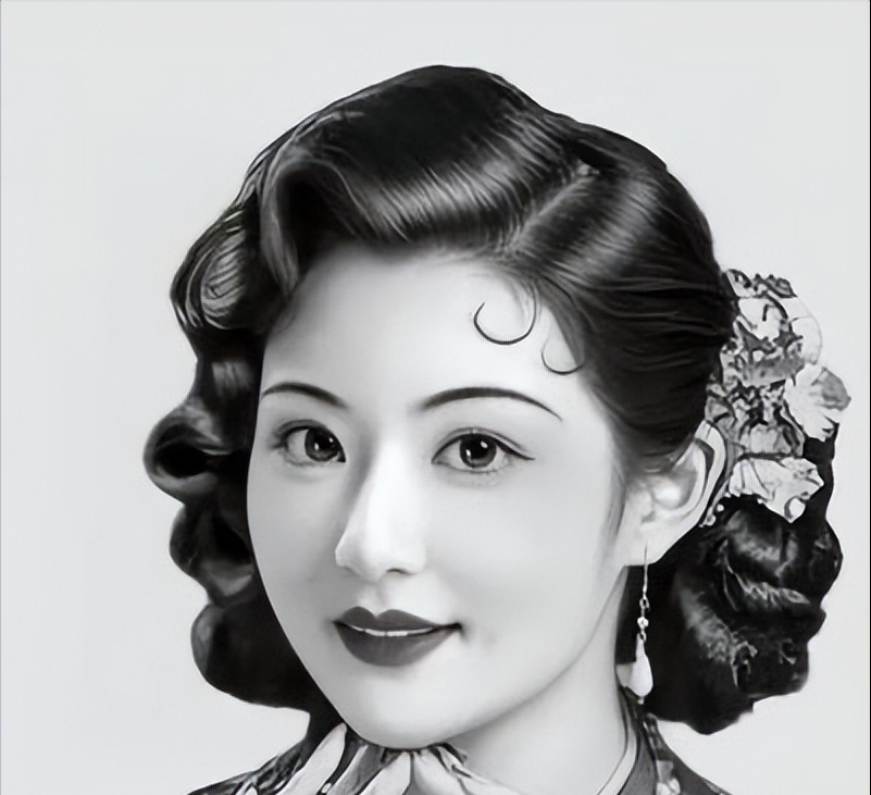 1939年，孔祥熙23岁长子，偷偷迎娶了妈妈宋霭龄40岁的牌友。得知消息，老两口