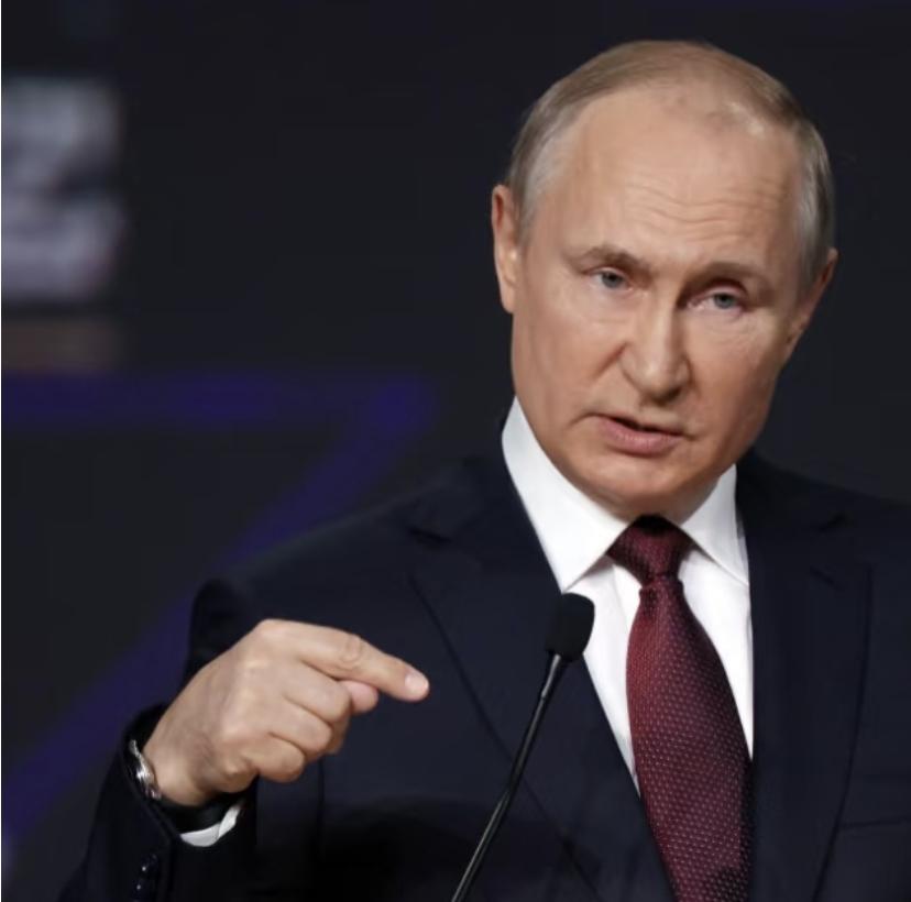 普京前两天就扔了一句话，然后全世界都安静了。他说，美国的“战斧”导弹要是敢落到俄