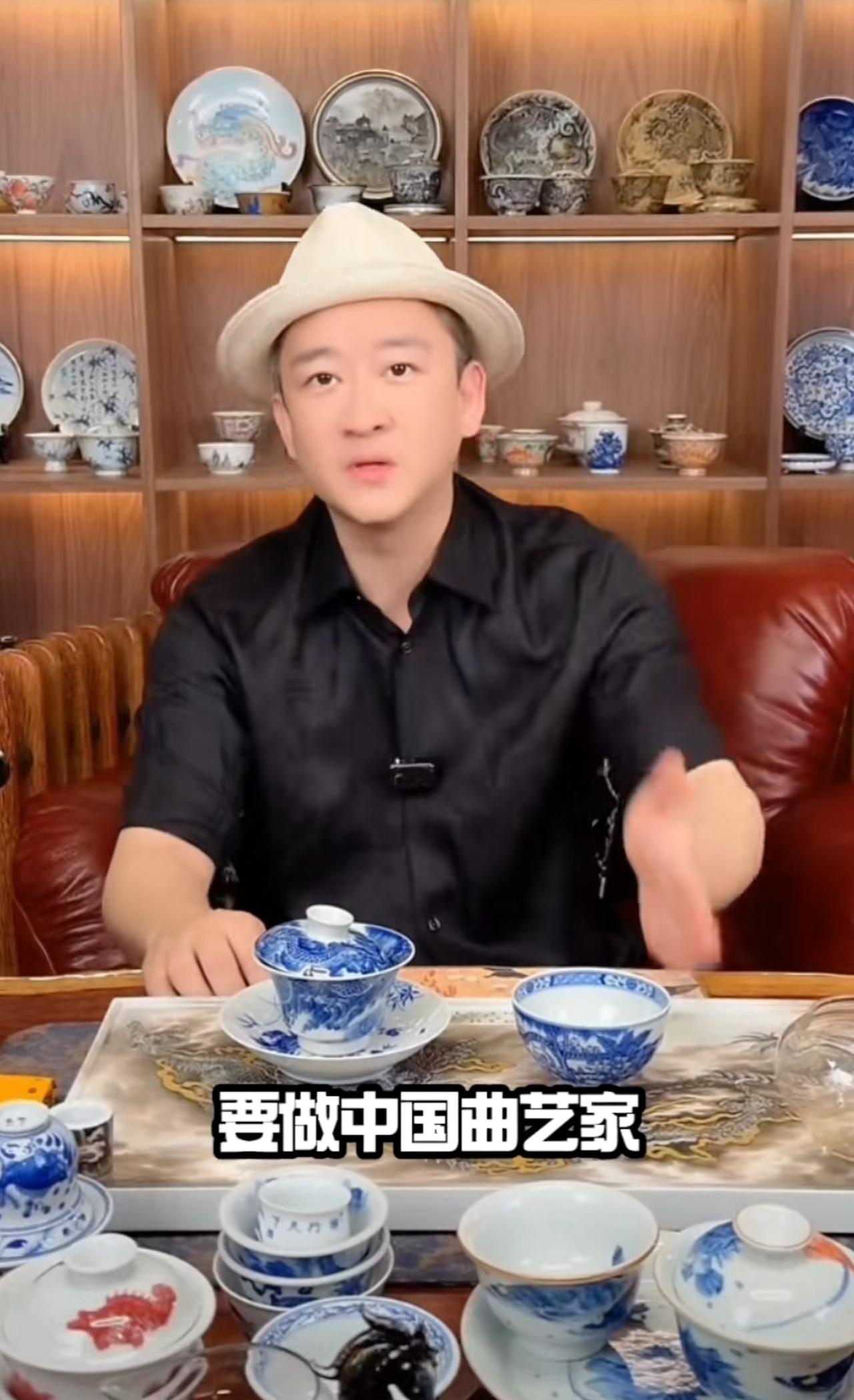 曹云金放出重磅消息，自己的听云轩即将主办一场大型名家名段相声展演演出，主打集结一