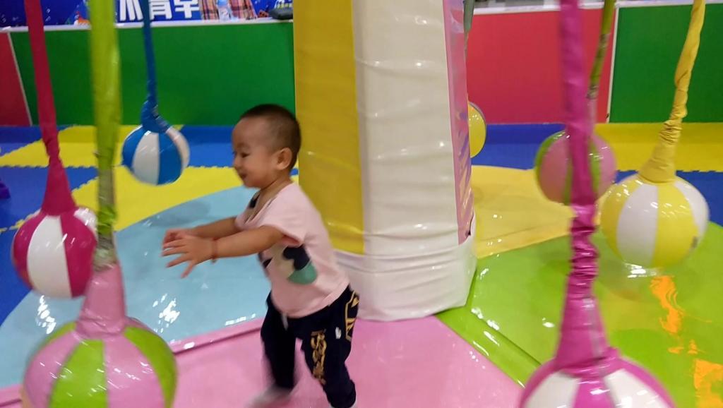玩球的图片 9092656670619399790.jpg?id=0