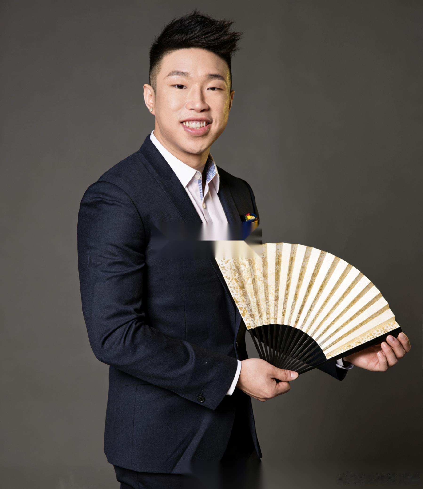 一次相声里，烧饼怼于谦:“我长得不好看，但我有媳妇。”于谦说:“这也值得炫耀？”