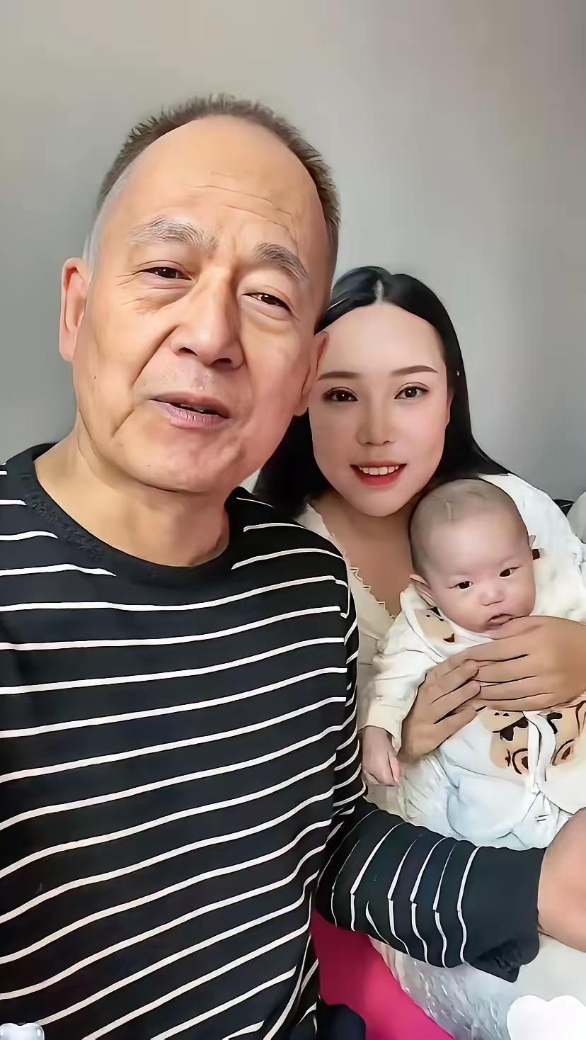 看到深圳那个新闻，刚喝进去的茶差点喷出来。​62岁的大爷，硬是把00后的小姑娘