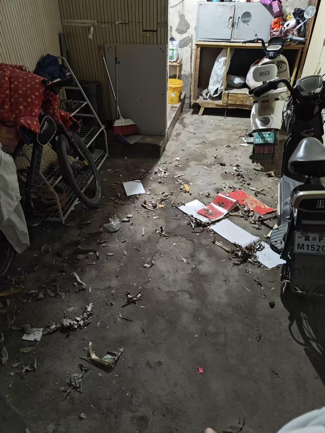 风从河北易县刮到了高阳，院子里像打了一吵架。初五我从娘家回到了我家。回来