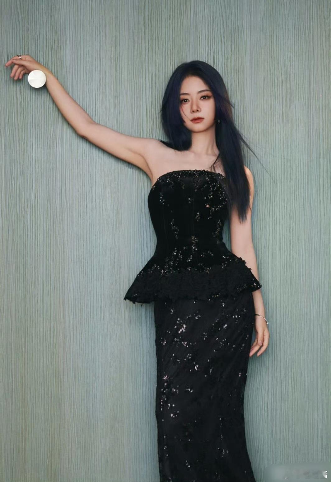 谭松韵要开演唱会了粉丝福利真好，能演能唱的全能艺人太少了