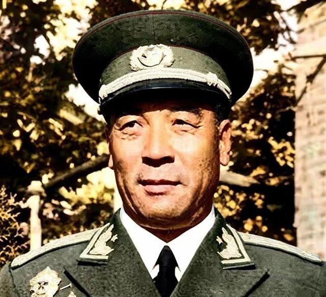 1955年授衔，四野副参谋长聂鹤亭的名字没出现在名单上。不是忘了，是压根没给他报