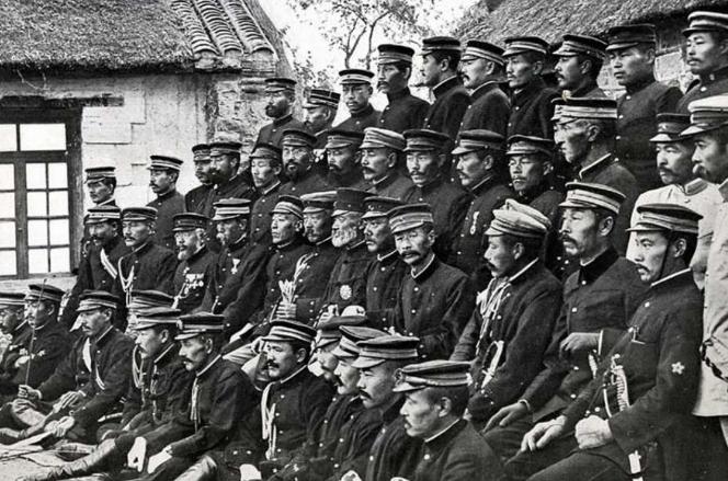 1904年，日本做了一件在全世界看来近乎疯狂的事——向沙皇俄国宣战。当时的俄国