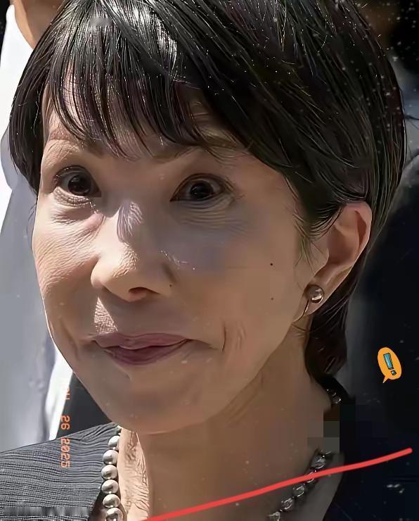 潘粤明不光演技好，画画的功夫也是了得。他画了一幅画，配文：刚收工回来画了个阿