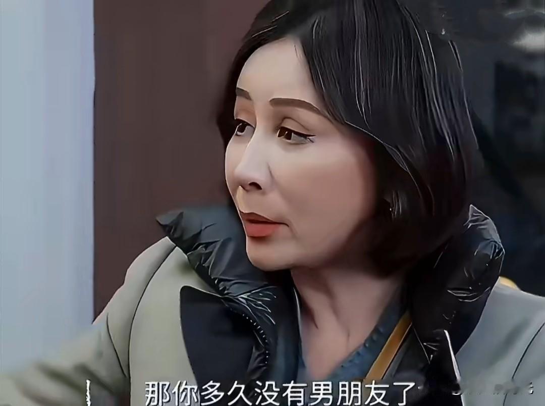 刘嘉玲问59岁的李若彤:“你多久没有男朋友了？”面对这个炸裂的问题，李若彤想