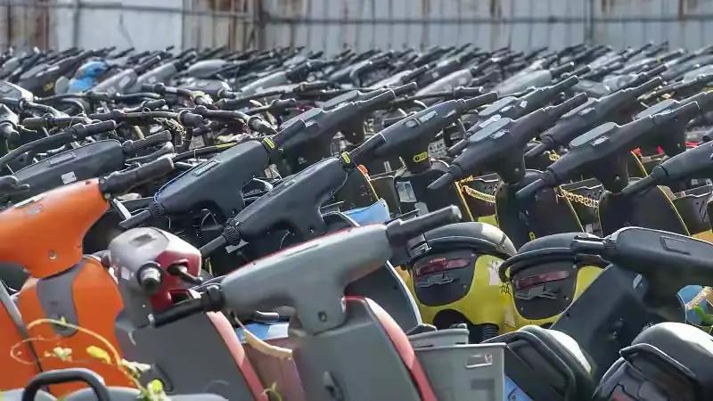 新国标增加了当车速超过25公里/小时时电动机停止提供动力输出的“超速断电”机制，