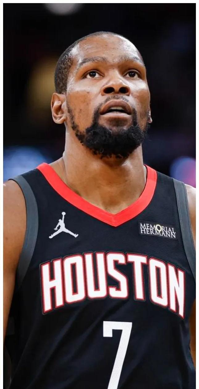 心疼杜兰特一秒本来已经收割下比赛了连解说都说杜兰特投进那个高难度三分之后，比