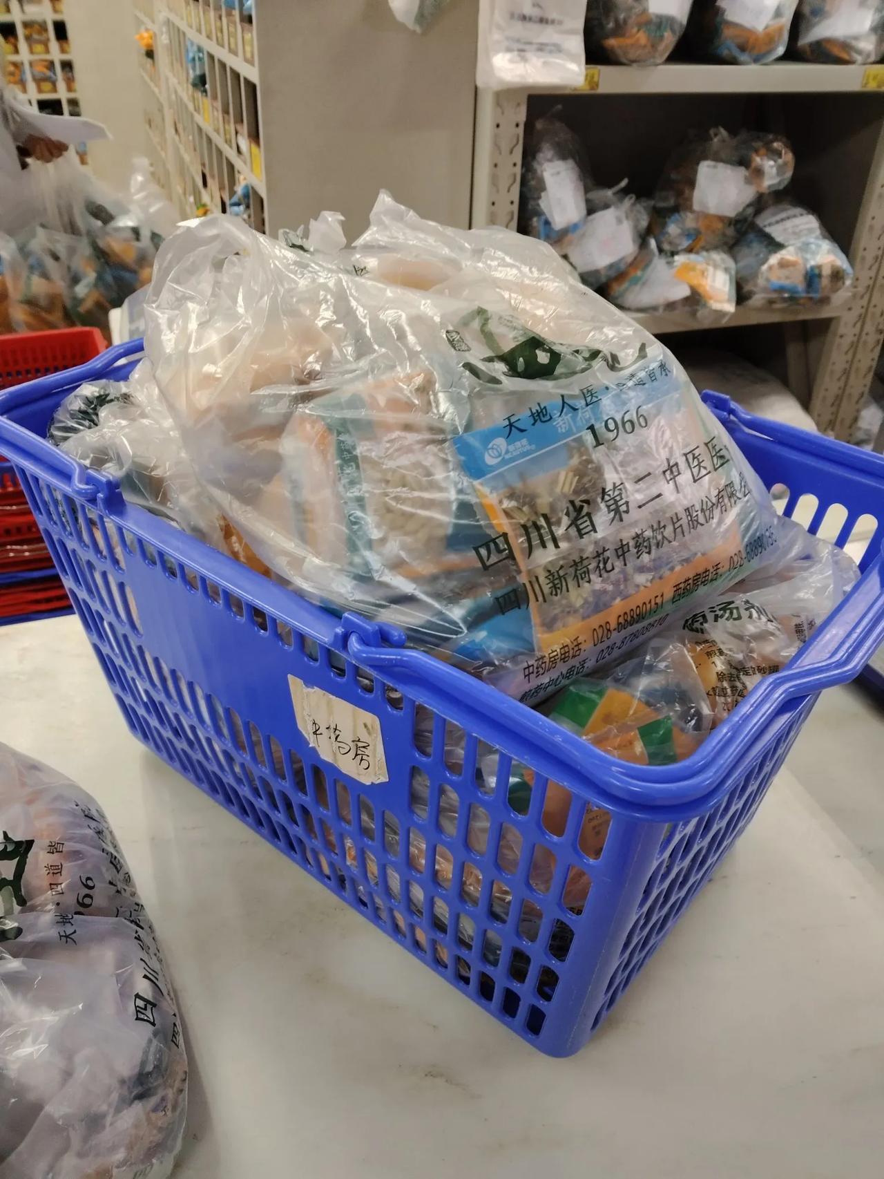 去年的今天，一场乳腺炎差点击垮我一觉起来，胸部长了鸡蛋那大一个硬包，第二天