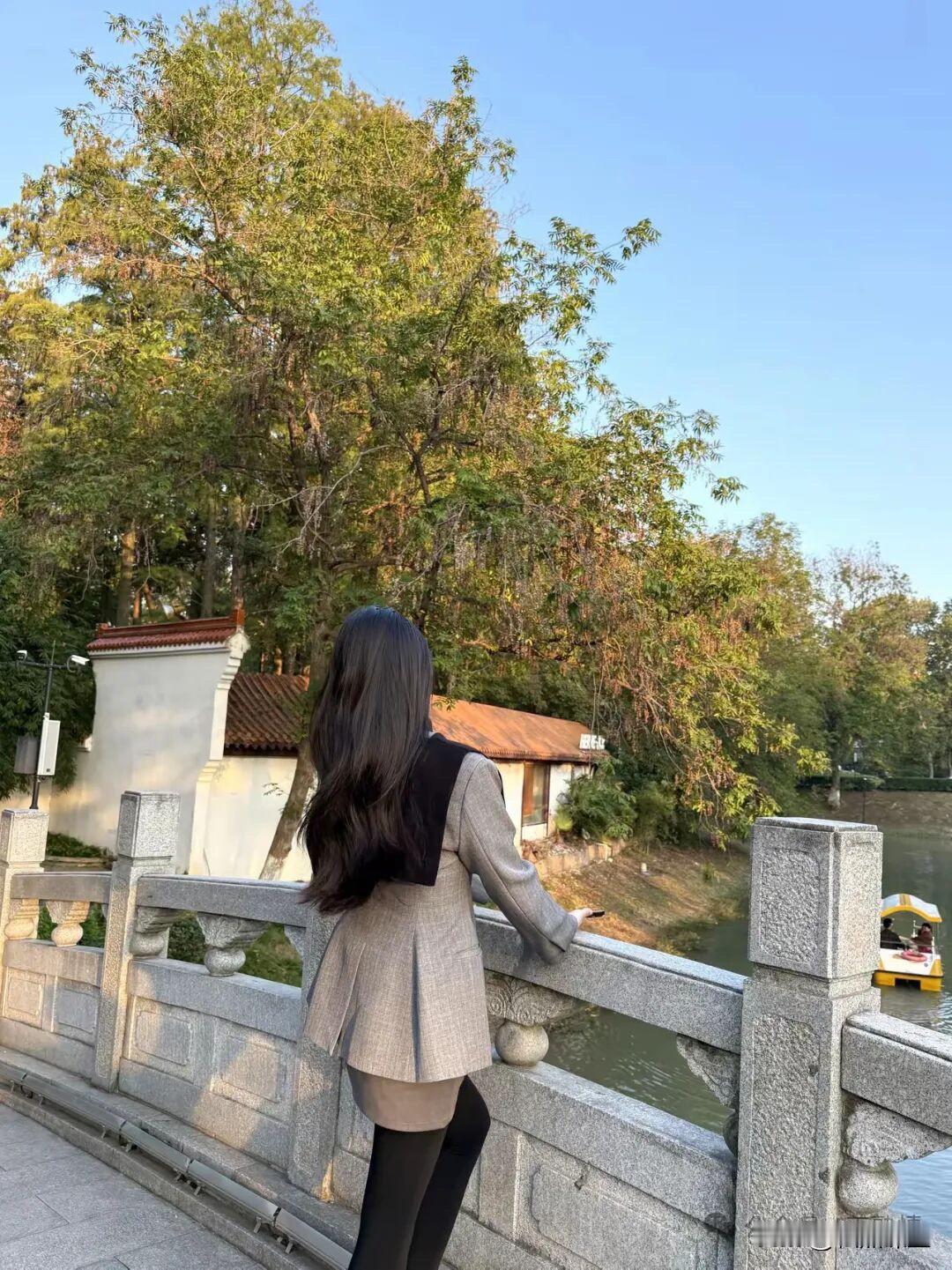 年少不知阿姨好