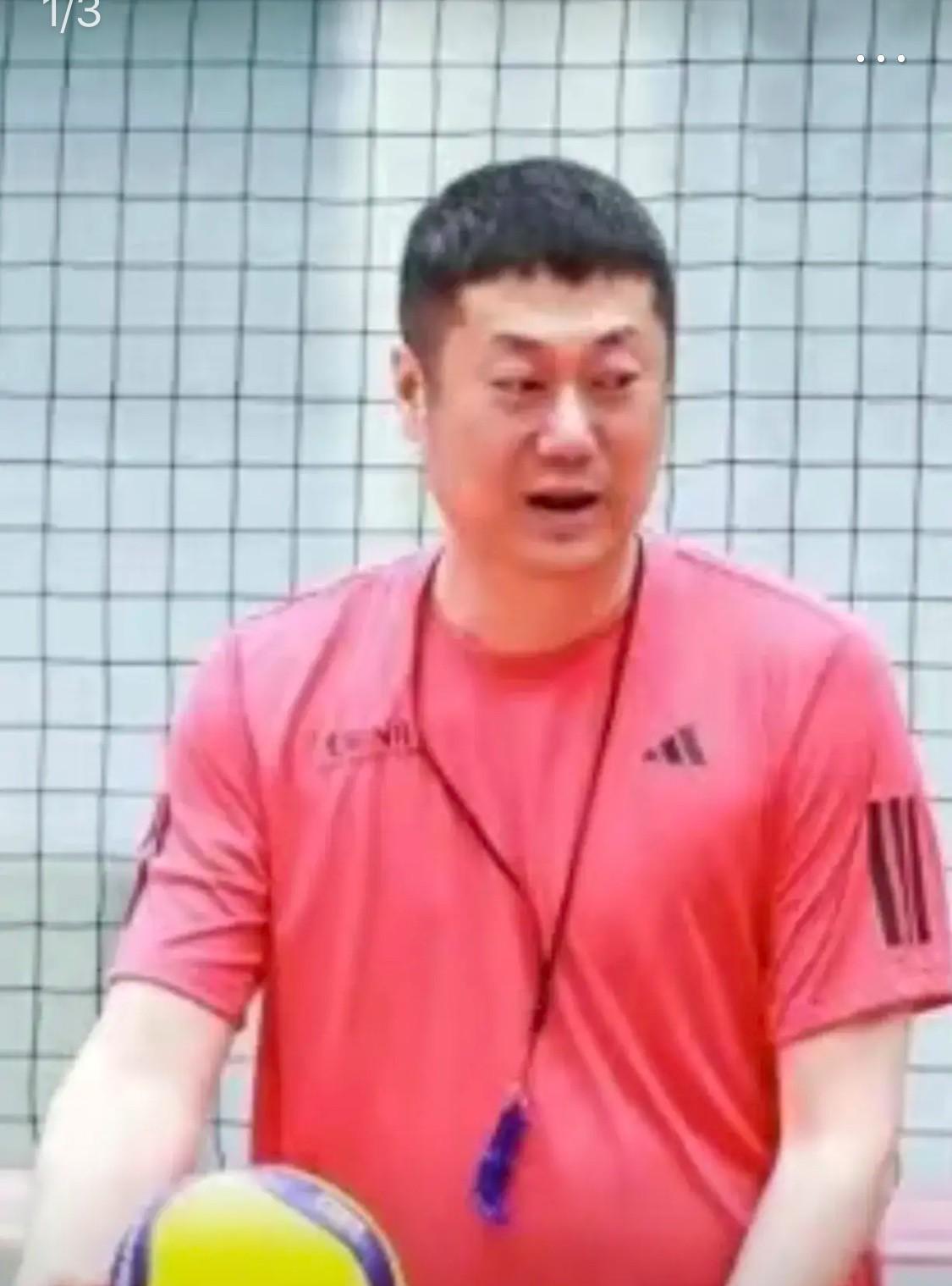 杨昊说球队打整体的话是政治正确，无可反驳。毫无疑问，无论哪个球队都是要打出整体