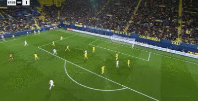 这就是巨星的力量，皇马两个人硬是撕碎了对方六七个人组成的防线！在阿韦洛亚执教