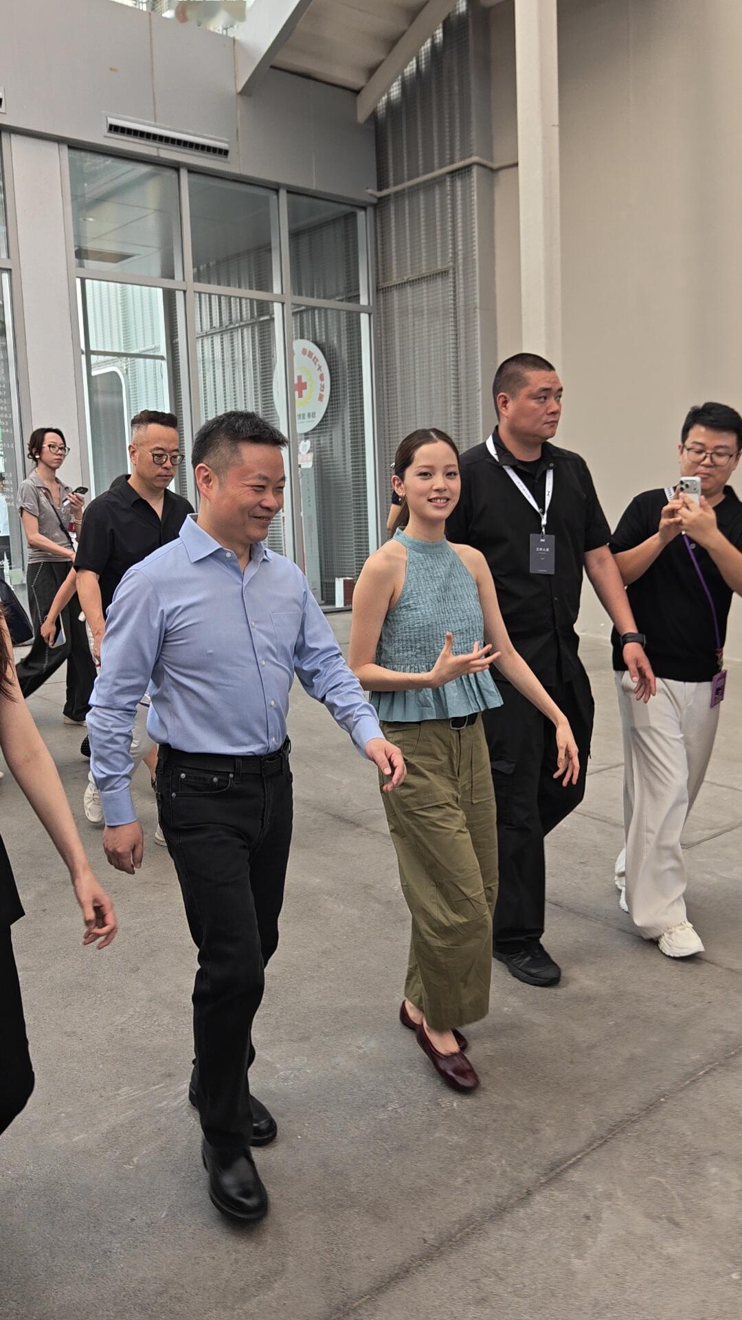 7月2日，在小鹏MONAL03中国首秀现场，L03代言人欧阳娜娜现身助阵，同小