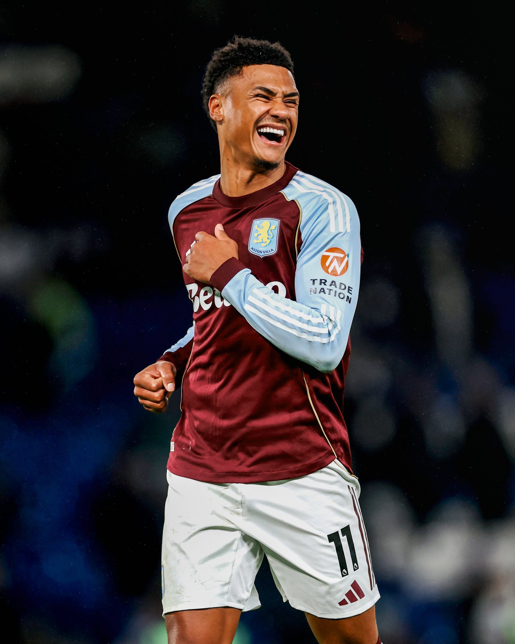 维拉逆转切尔西，完成11连胜，追平俱乐部1897和1914年的纪录。沃特金斯今年