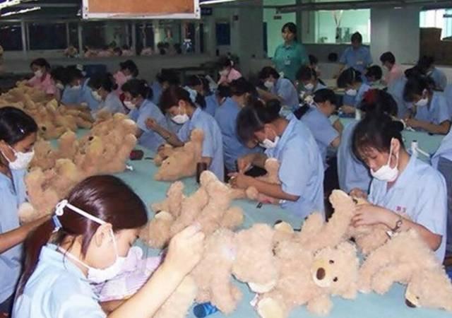 工厂为什么不停的在招人？我20冒头的时候在一个小型毛绒玩具厂呆过几天，去的时