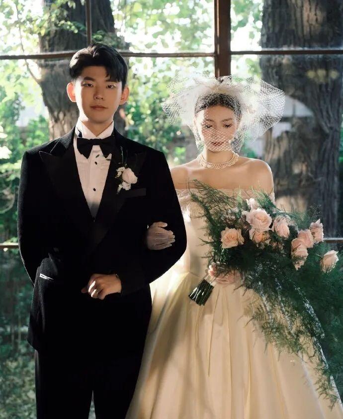 好美！好甜！好幸福！世界冠军黄雅琼、刘雨辰吉日大婚！好美！来看两位新人的新婚