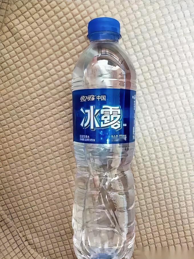 今天给大家揭秘一个酒店圈，心照不宣的“潜规则”:当你风尘仆仆地入住一家酒店，