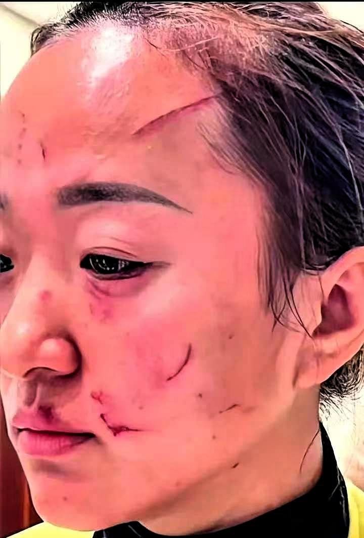 又一起婆媳冲突冲上热搜，这次动手地点在河南洛阳的某小区，视频里婆婆和儿媳扭打成一