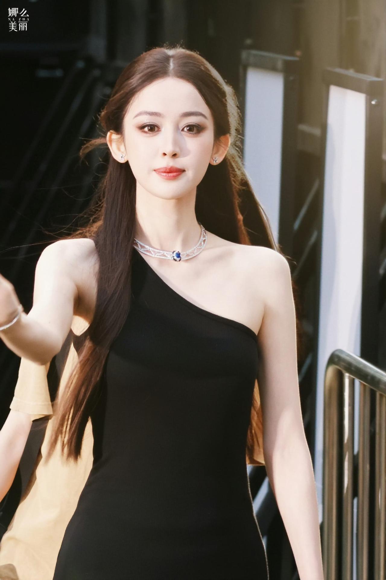 古力娜扎[爱心][爱心]