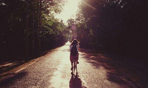 闺蜜的聊天记录，最后一条是我发的。我的好友小雅最近失恋了。凌晨两点，她打