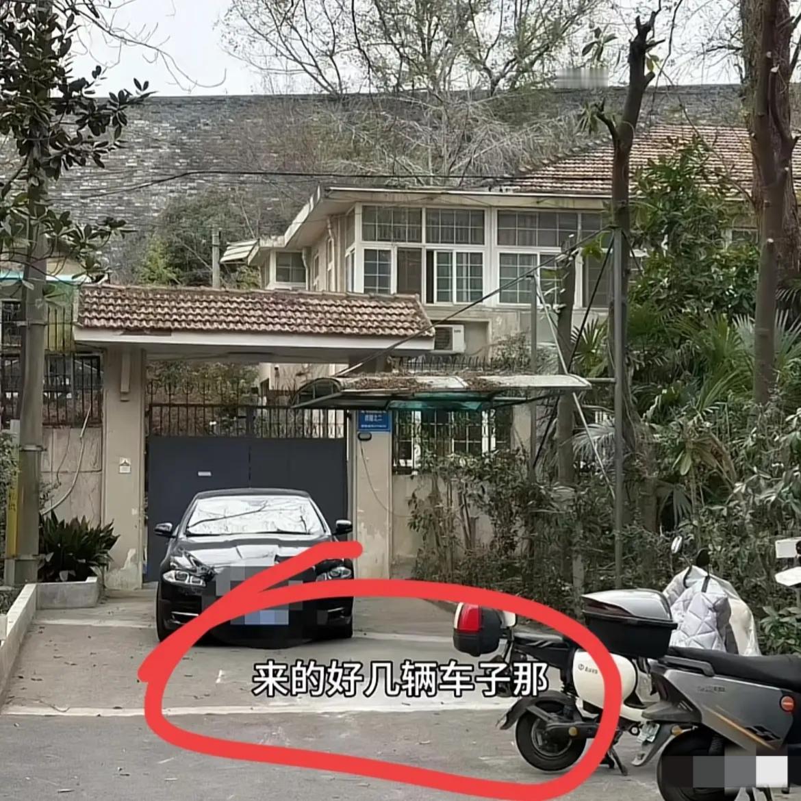 这波“收网”来得大快人心！南博前院长徐湖平夫妇12月23日被带走调查，这场