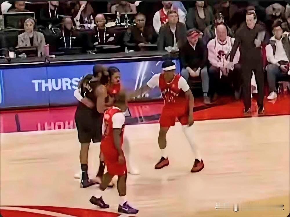 米切尔：登哥，前NBA球员帕金斯说你不该是骑士的第二选择，你咋看？？？哈登：与