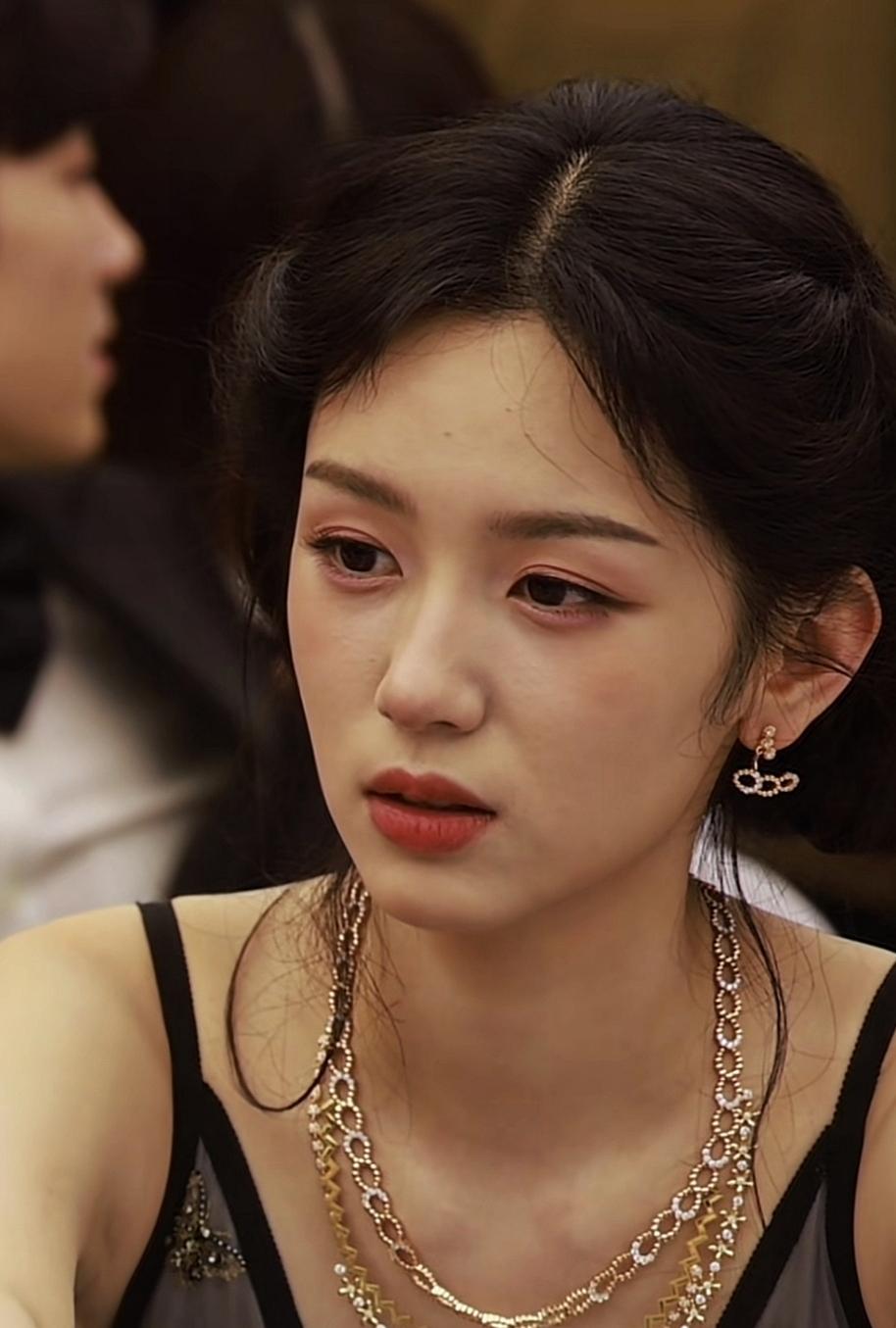 周也，无美颜无滤镜的状态，真漂亮