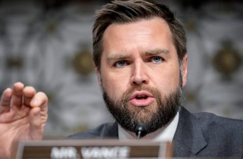 一场关于签证费用的“大战”突然在美国上演，20个州组团把联邦政府告上法庭的消息刚