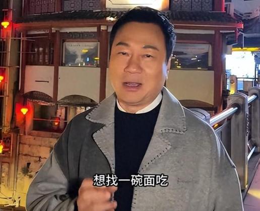 黎耀祥卖掉香港87平米的房子，套现1350万港币，折合人民币1190万！揣着这张