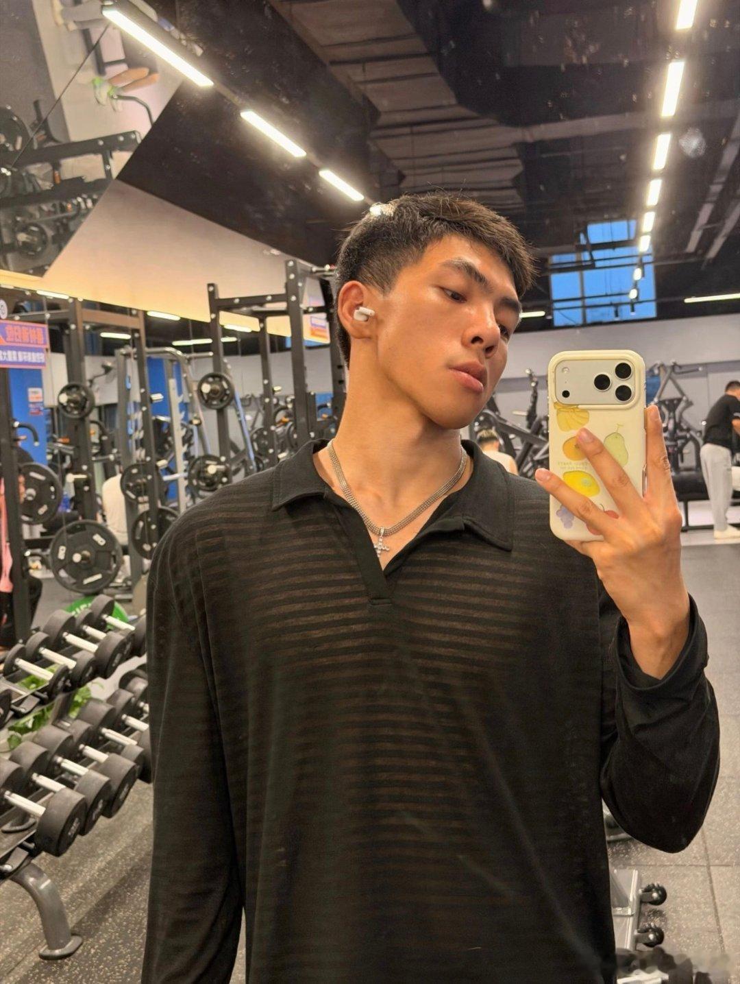 喜欢健身肌肉男对不对体育生​​​