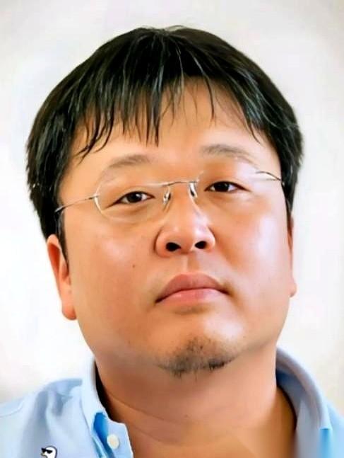 我跟你说个事儿，你听完可能后背也发凉。海底捞、西贝、蜜雪冰城、晨光文具、洽洽瓜