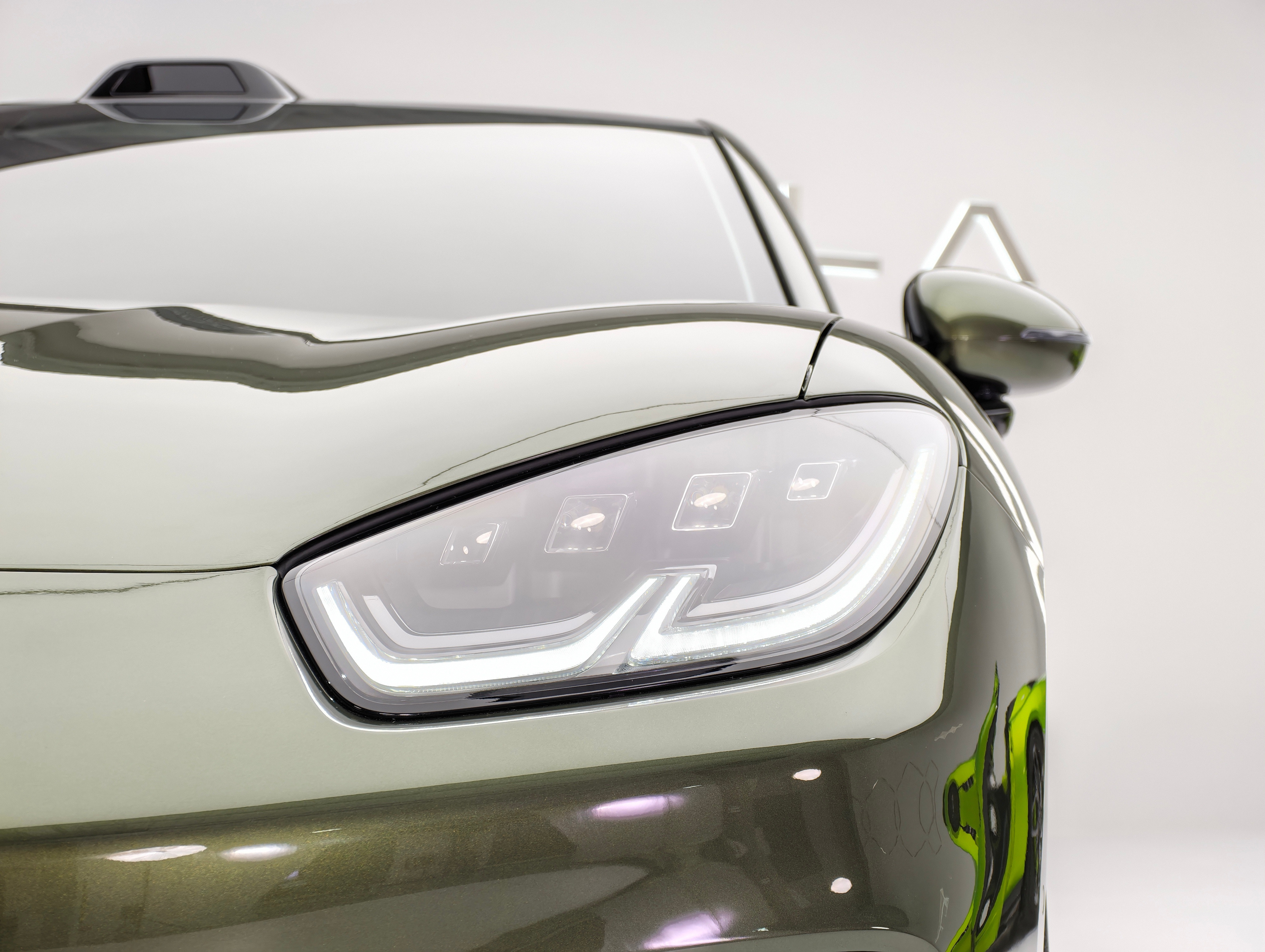 全网都没有正确答案，它不叫方程9，也不叫镁9，它叫方程S系列，它们一口气推出了3