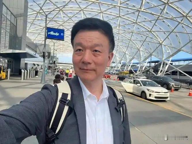 于北辰又有经典语录了，可以说他在台湾军界相声说得最好；他在相声界最会当兵！他说他