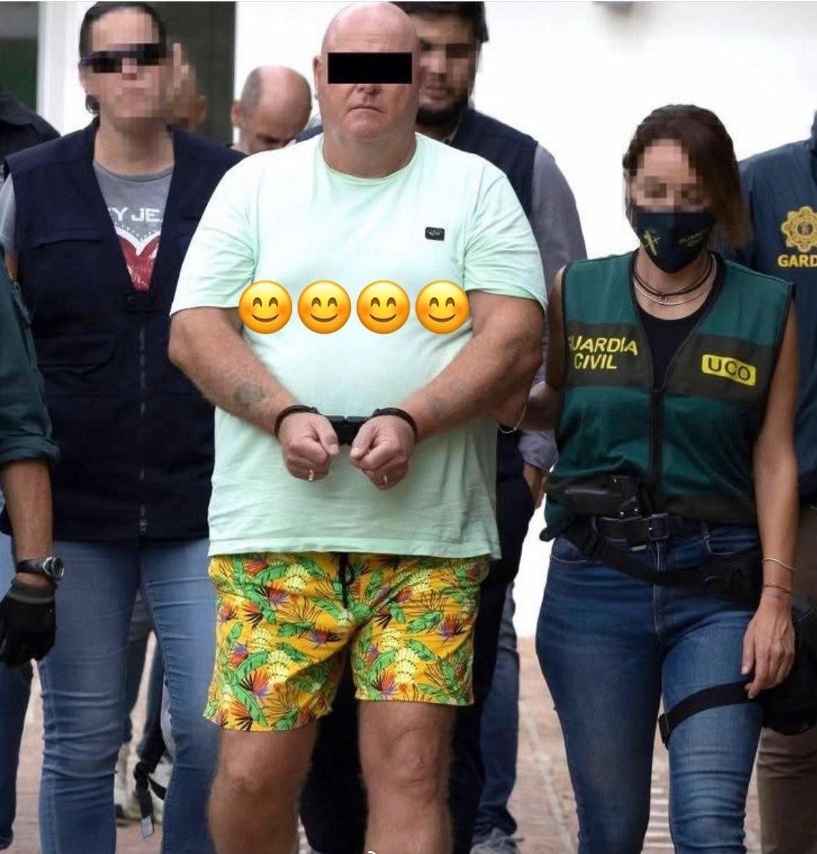 .突发新闻！荷兰警方在发现以色列中将沙乌尔·谢坦在海牙度假后，将其逮捕。此人