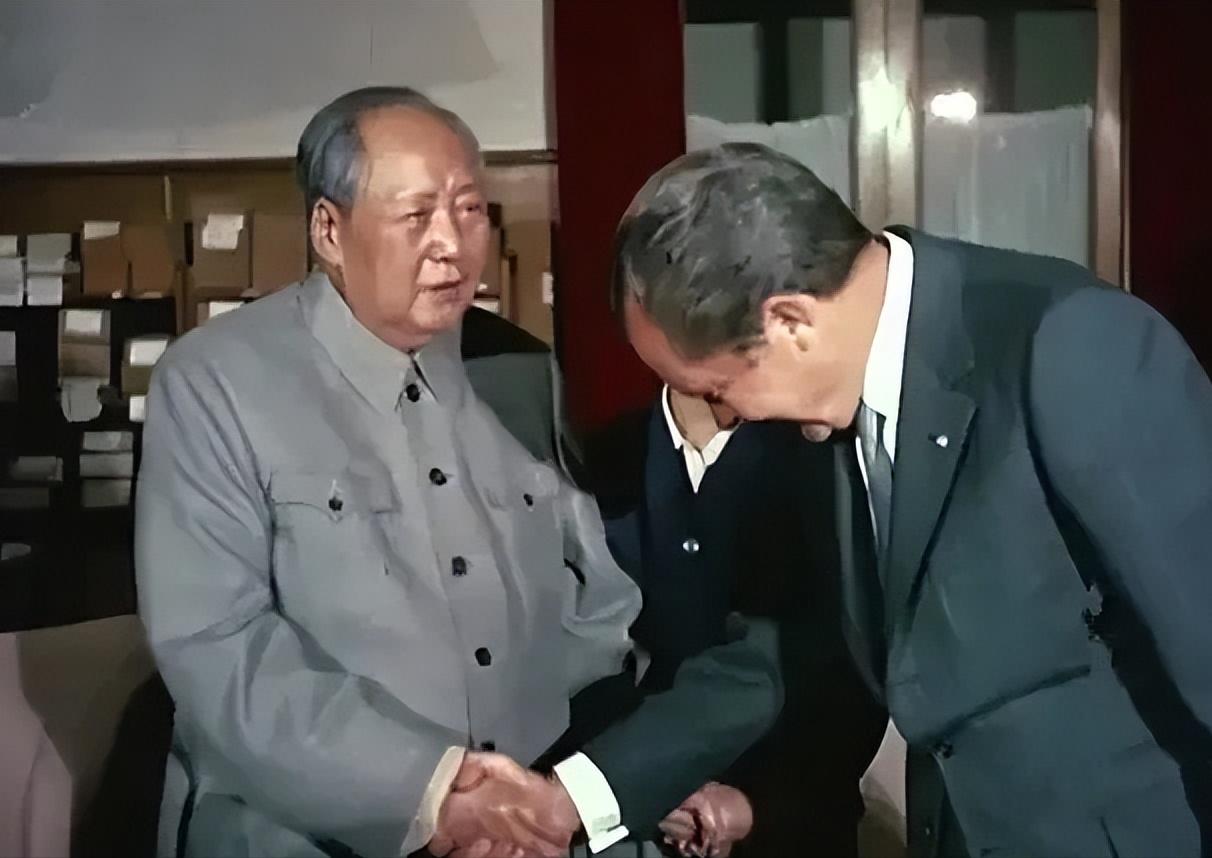 尼克松问毛主席：您有什么特长或爱好？毛主席只说了5个字，尼克松很是震惊，然后不禁