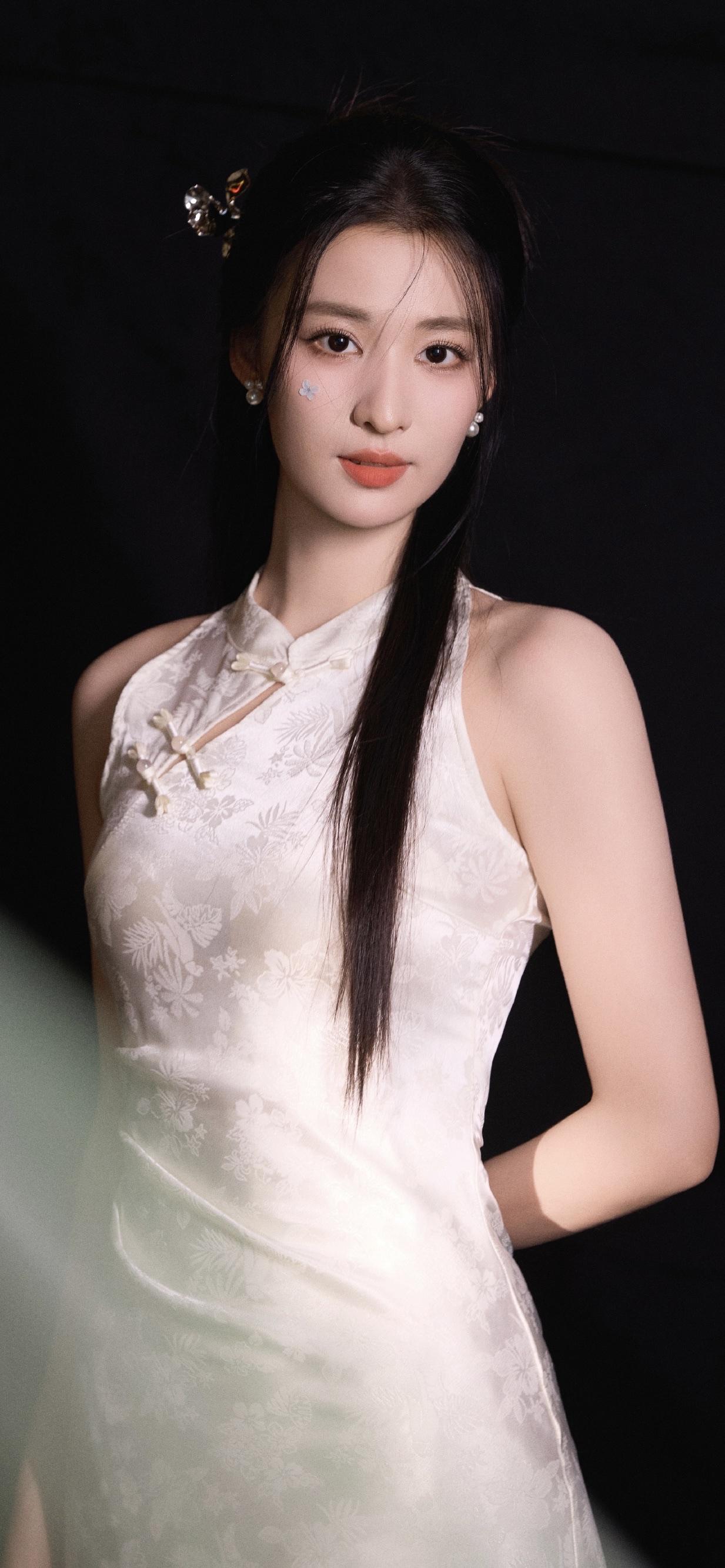 美女壁纸-第6339期-王楚然