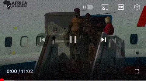 这个非洲小国领导人，让普京派出了一架专机布基纳法索的临时领导人易卜拉欣·特拉奥