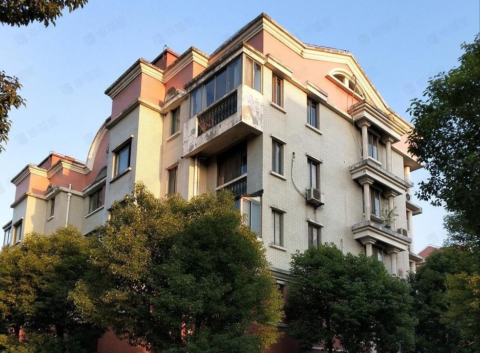 “洗房失败！”上海，女子和小自己13岁的男子结婚，说自己女儿想换更好的学校读书，