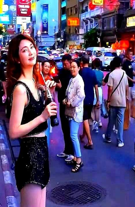 都以为洪欣卑微原谅，我研究后才发现，这女人手段太“狠”了。她根本没想离婚，而是