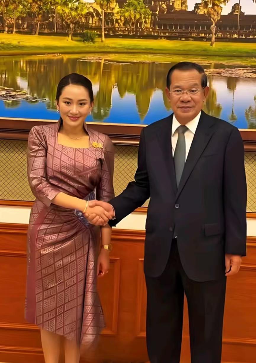 当初佩通坦愿意喊洪森一声叔叔，那是佩通坦的教养，而不是说洪森厉害。结果洪森把别人