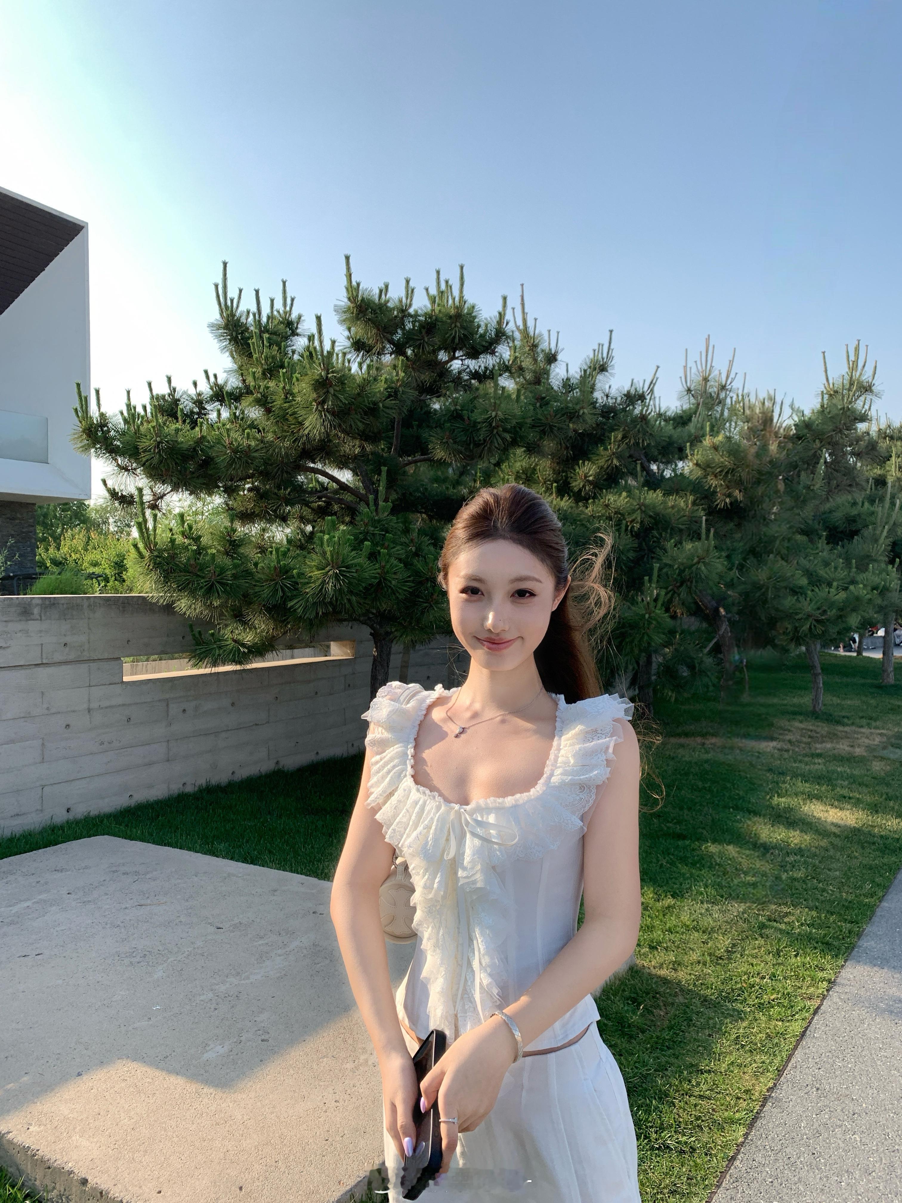 🐇🍃很美丽氛围的蕾丝绑带鱼骨上衣！栀子白优雅纯粹干净又仙又嫩！一整个就是su