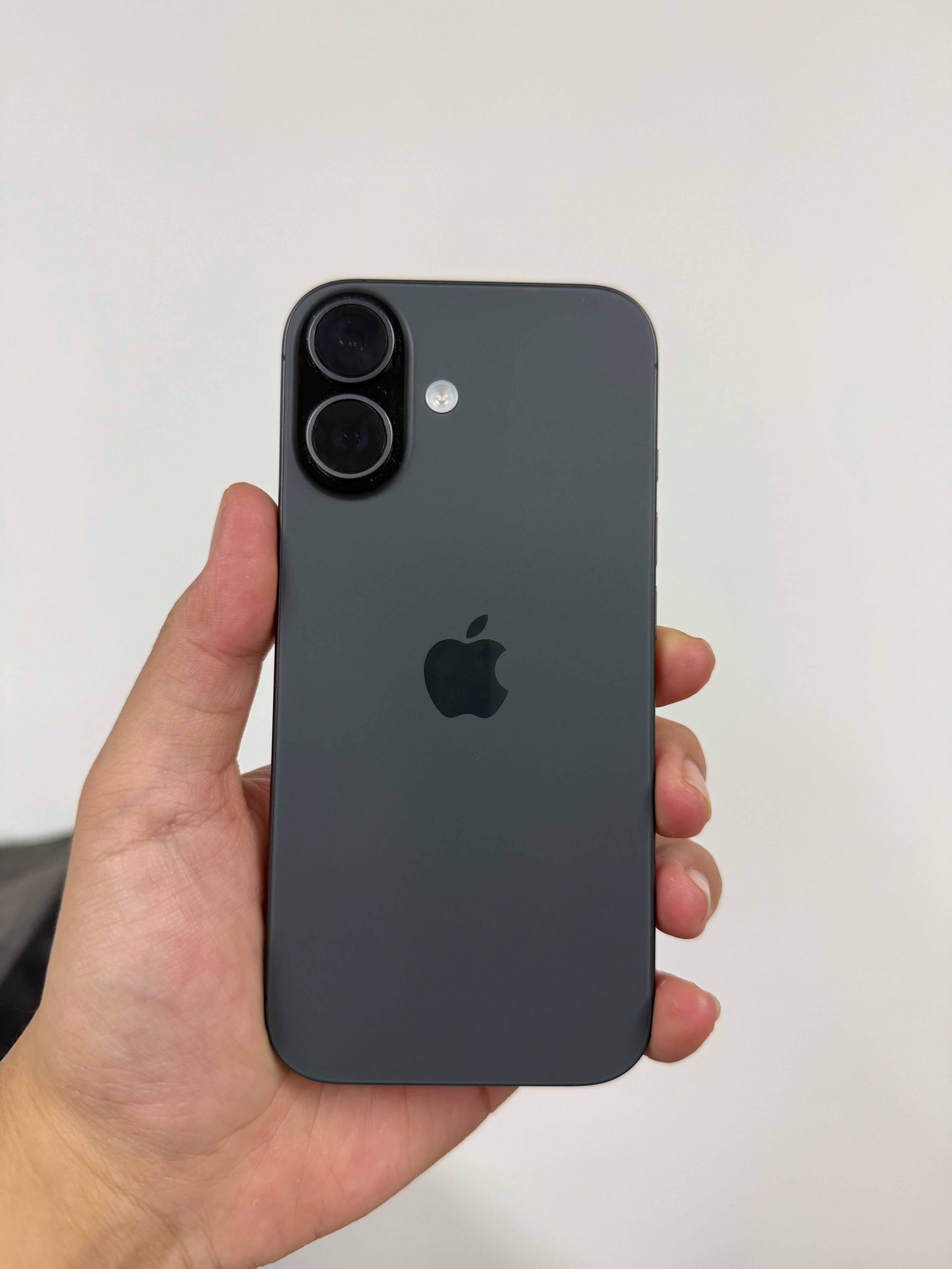 iPhone17应该是今年最保值的手机之一了吧？客户多多5099入手，用了一个